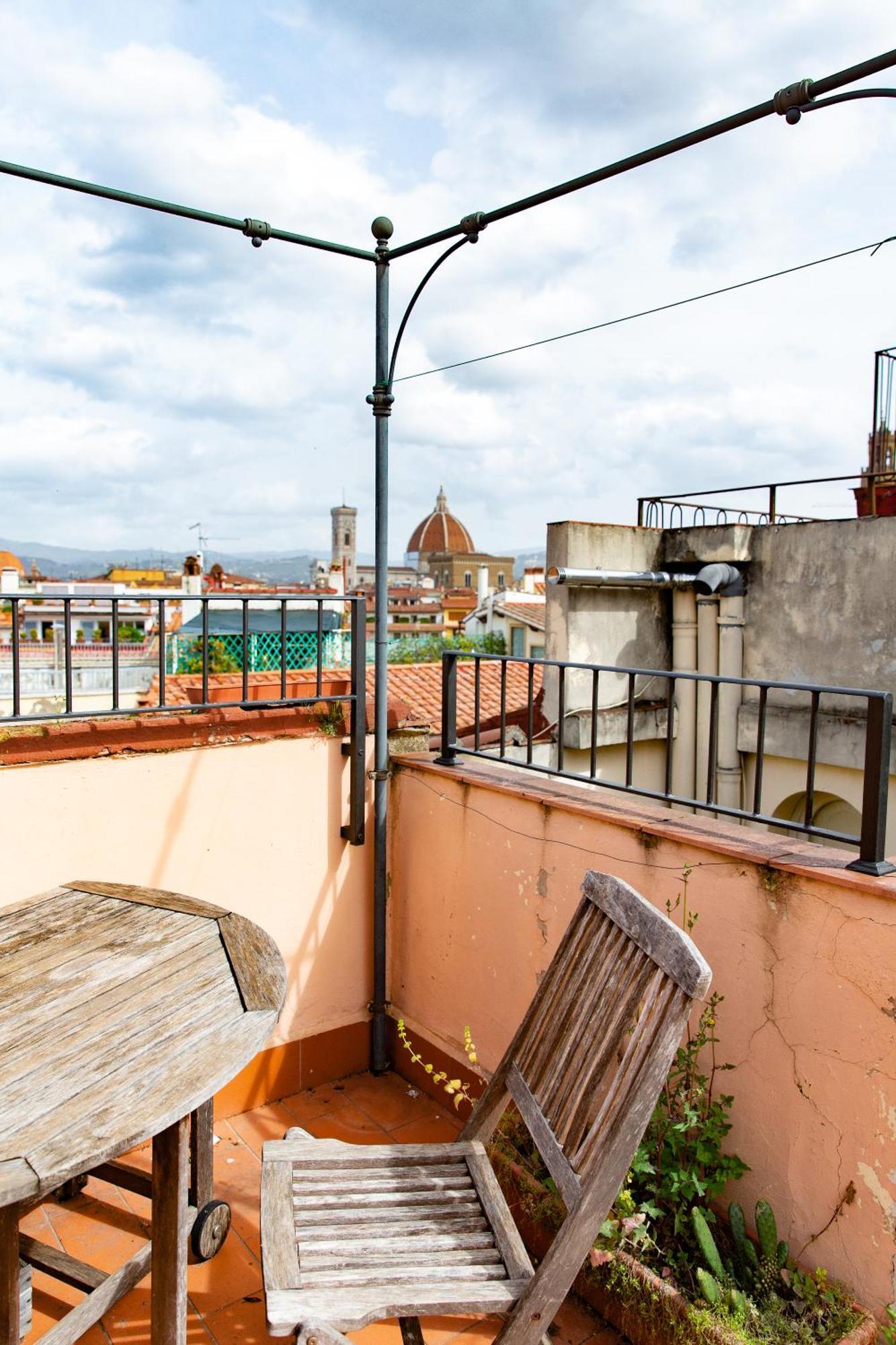 Spectacular 1br Stunning Views Apartment Florenz
